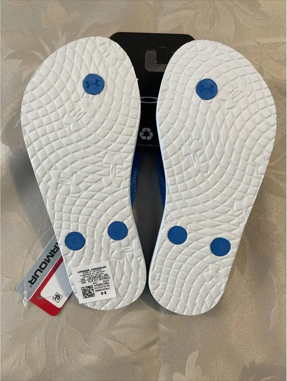 Under Armour Girls Size 13 Super Cushy Blue Thong Sandals NWT! A2283